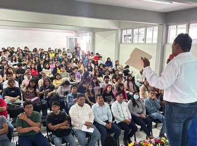 Información a Estudiantes de Servicios Asistenciales que ofrece nuestra Universidad Autónoma de Guerrero.